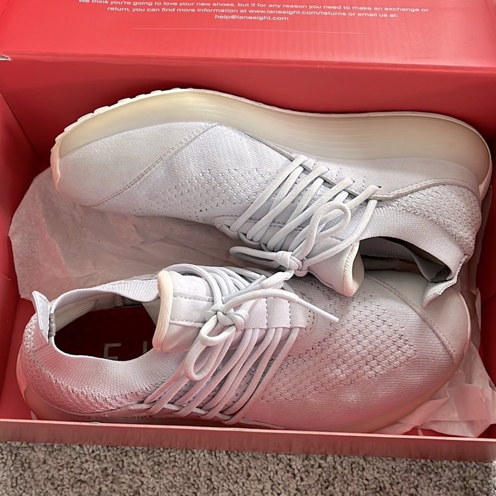 LANE EIGHT Women’s sneakers!